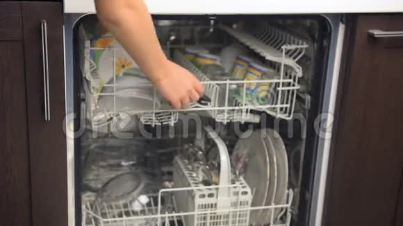 洗碗机视频的预览图