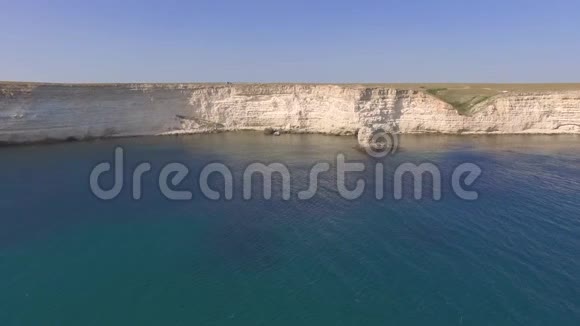 海上悬崖空中视频视频的预览图