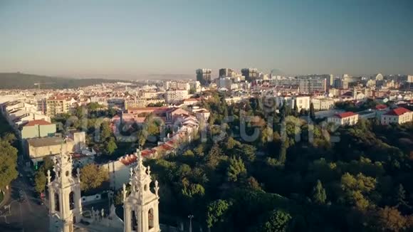 里斯本葡萄牙城市景观空中镜头4K视频的预览图