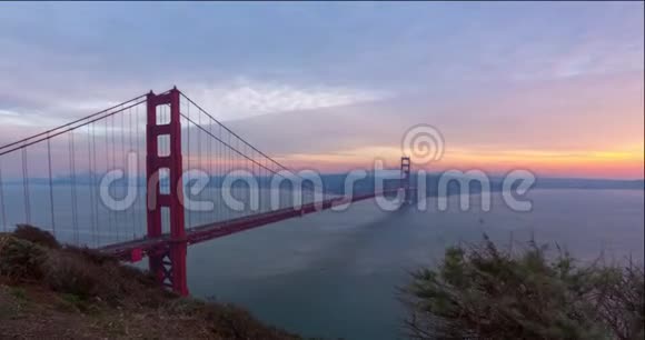 日出时金门大桥时间视频的预览图