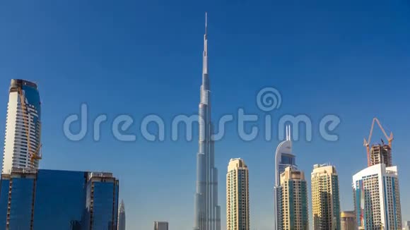 迪拜商务湾的风景天际线白天的时候会有摩天大楼视频的预览图