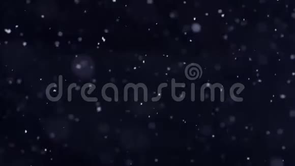 黑色背景下的雪粒覆盖环视频的预览图