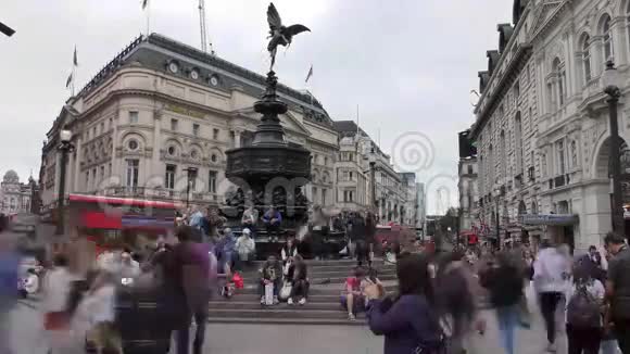 时光流逝皮卡迪利广场的高峰期视频的预览图