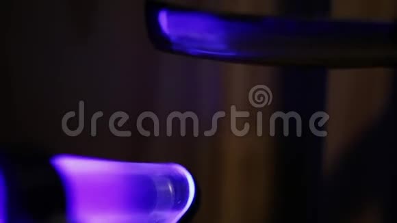 紫外线灯门把手的CSI指纹视频的预览图