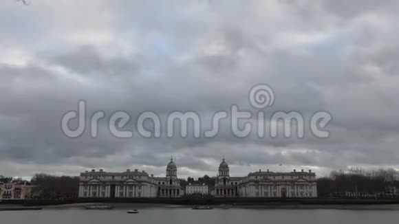 时光流逝泰晤士河老大学之上游艳云视频的预览图