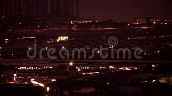 夜间城市景观时间流逝阿塞拜疆巴库交通运输视频的预览图