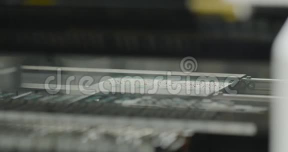 表面安装技术SMT机器潘视频的预览图