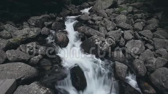 山河大石中自然景观视频的预览图