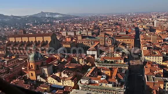 意大利老博洛尼亚广场MaggioreZoom意大利博洛尼亚Asinelli塔的全景视频的预览图