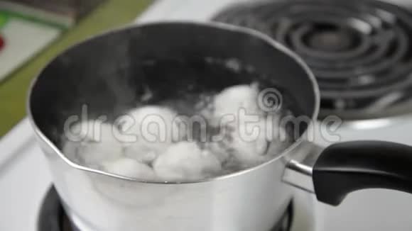 煮鸡蛋时间视频的预览图