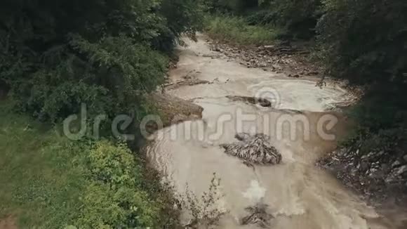 雨后飞越山河视频的预览图