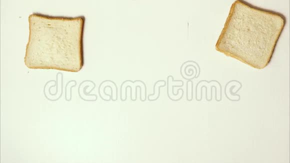 早餐三明治和果酱和花生酱视频的预览图