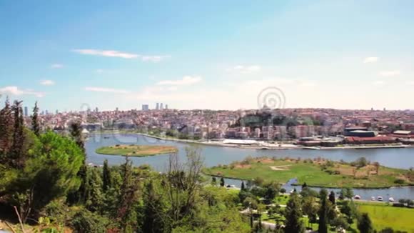 土耳其伊斯坦布尔的苏丹眼哈利奇大桥和金角湾全景视频的预览图