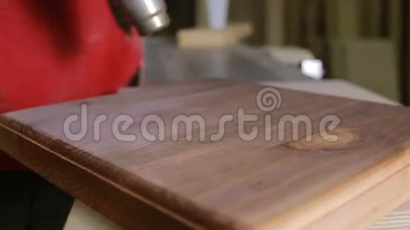 木工干燥板覆盖着肮脏的建筑烘干机视频的预览图