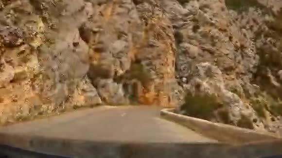 法国维登峡谷当驾驶汽车通过挡风玻璃观看时视频的预览图