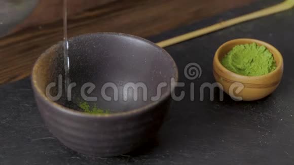 传统的日本茶道视频的预览图
