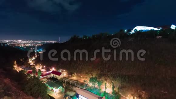 亚美尼亚埃里温哈兹丹大桥夜景基辅大桥时间推移视频的预览图