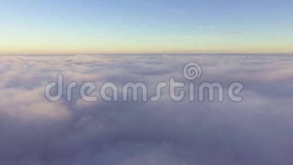 早晨在云上飞翔视频的预览图