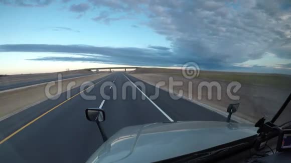 半卡车挡风玻璃景观视频的预览图