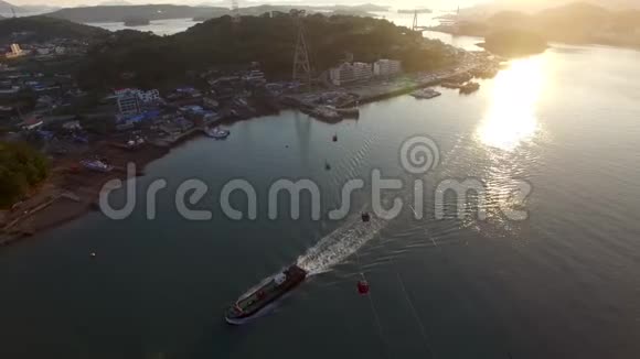 在韩国约苏约兰南多亚洲的缆车和丽豪斯的空中景观视频的预览图