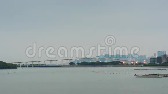 日落黄昏阴天澳门湾大桥全景4k时间流逝视频的预览图