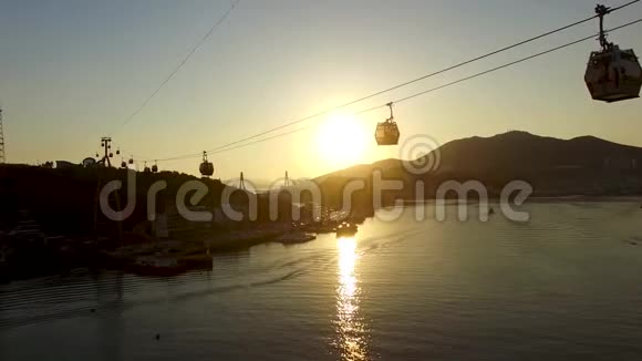 在韩国约苏约兰南多亚洲的缆车和丽豪斯的空中景观视频的预览图