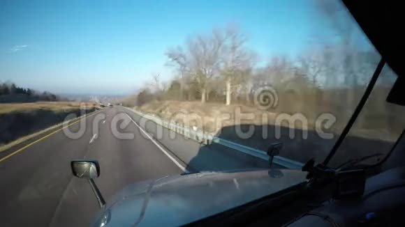 半卡车挡风玻璃景观视频的预览图