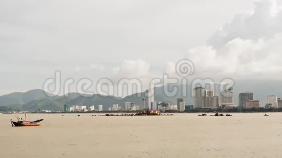 芽庄市中心芽庄是一个沿海城市和首都位于越南中南部海岸视频的预览图