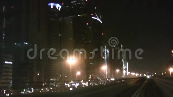 晚上迪拜天际线视频的预览图