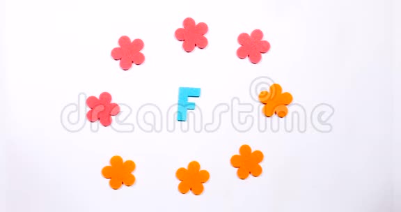 英文字母表的字母F在白色背景上跳舞的信视频的预览图