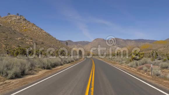 加州红杉沙漠的风景路线视频的预览图