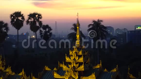 日落时分的缅甸建筑视频的预览图