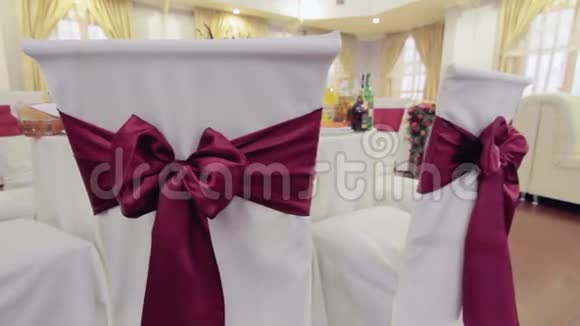 漂亮的红色婚礼桌套视频的预览图