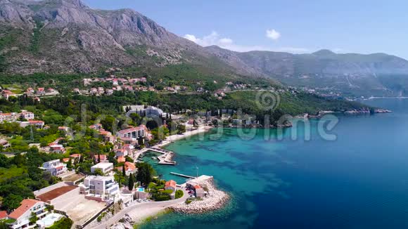 Dubrovnik地区Mlini和斯雷布雷诺海岸克罗地亚达尔马提亚海岸线视频的预览图