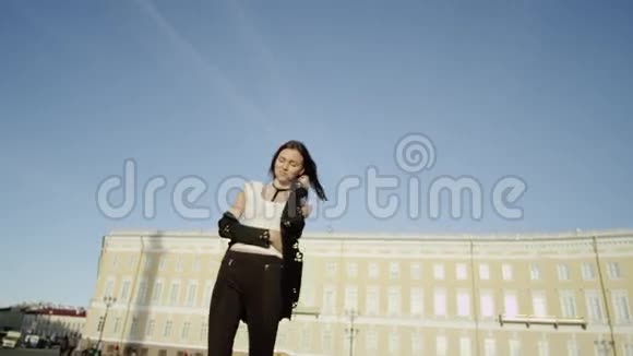 彼得堡漂亮模特的照片拍摄视频的预览图