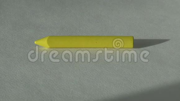 黄色颜色蜡蜡笔画画家工具视频的预览图