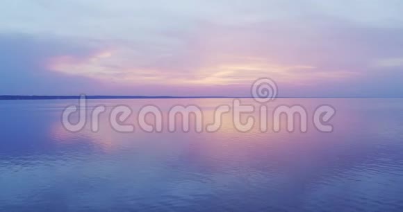 从日落拍摄到海面视频的预览图