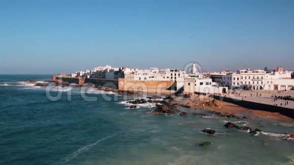 前往摩洛哥埃萨乌伊拉老城区和海洋视频的预览图