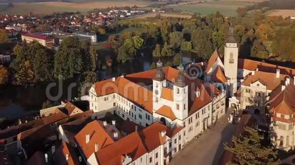 捷克共和国泰尔茨老城视频的预览图