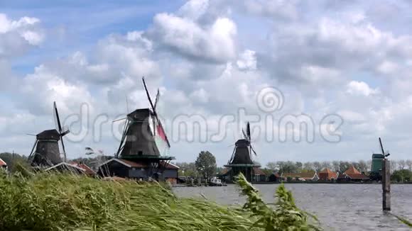 荷兰ZaanseSchans风力发电厂全景视频的预览图