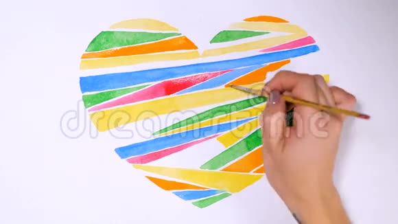 白色背景上的水彩画的心脏背景情人节概念视频的预览图