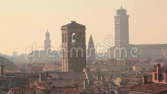 从上面可以看到威尼斯的住宅和屋顶视频的预览图