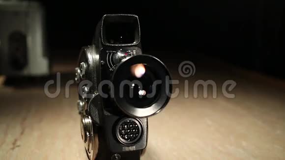 老式8毫米相机和投影仪视频的预览图