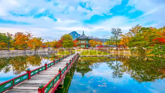 韩国首尔庆邦宫的秋假视频的预览图