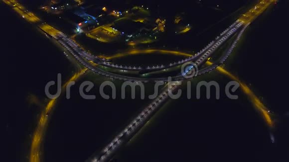 夜景高架桥空中镜头视频的预览图