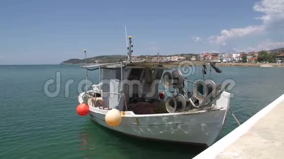 希腊塔索斯的渔船视频的预览图