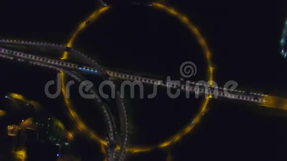 夜景高架桥空中镜头视频的预览图