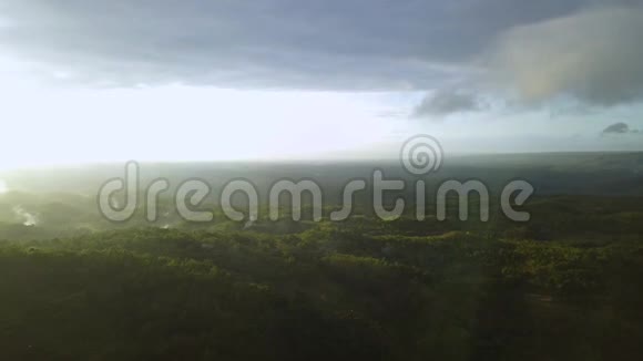 来自盘古山的空中风光视频的预览图