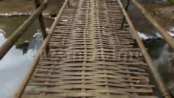 老挝的竹桥视频的预览图