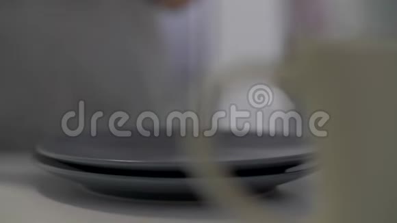 浆果芝士奶油蛋糕片视频的预览图